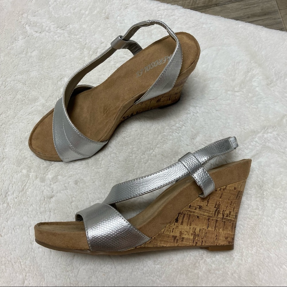 Aerosoles Plushbaby comfort wedge silver sandals size 8